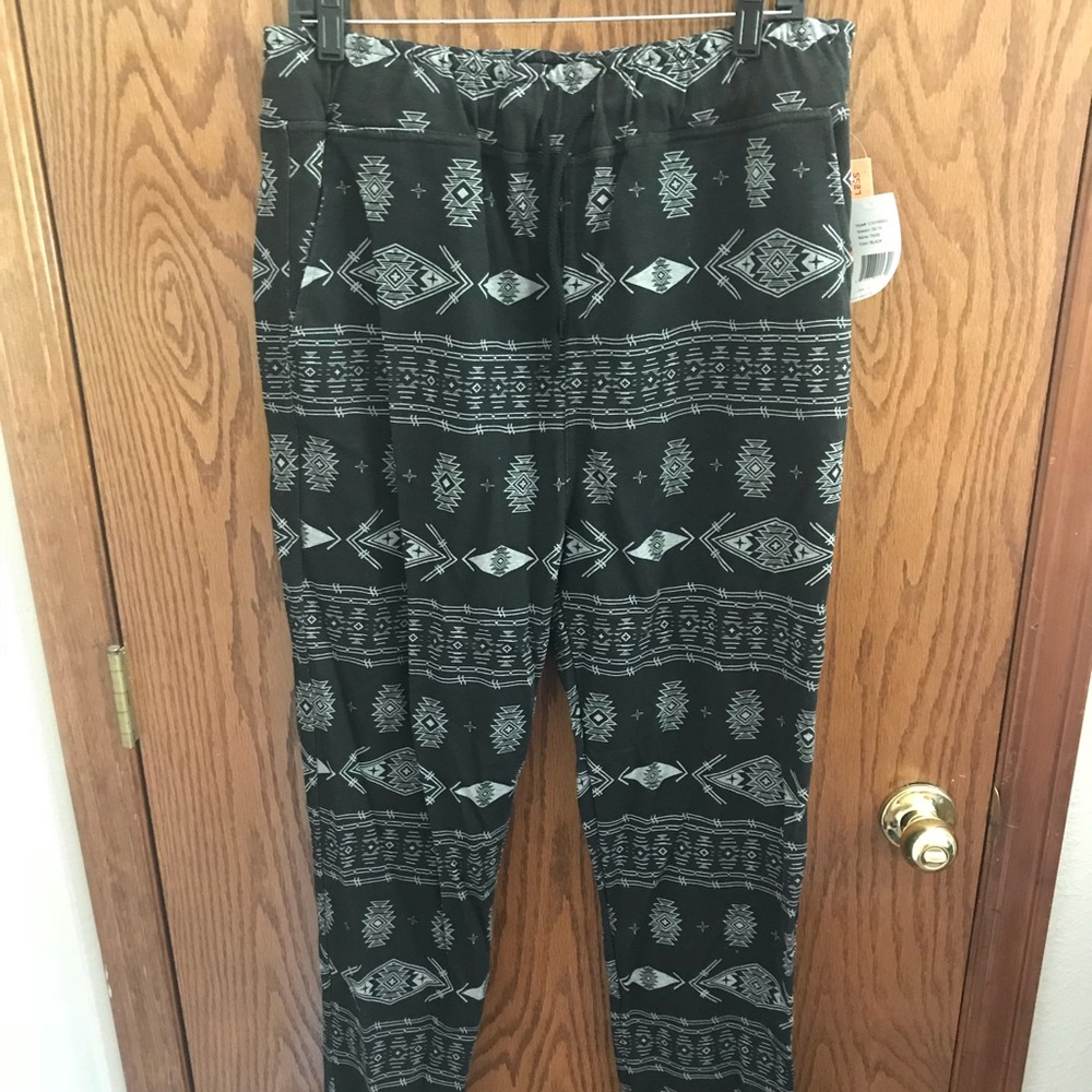 Beautiful Giant Aztec slim fit jogger pants